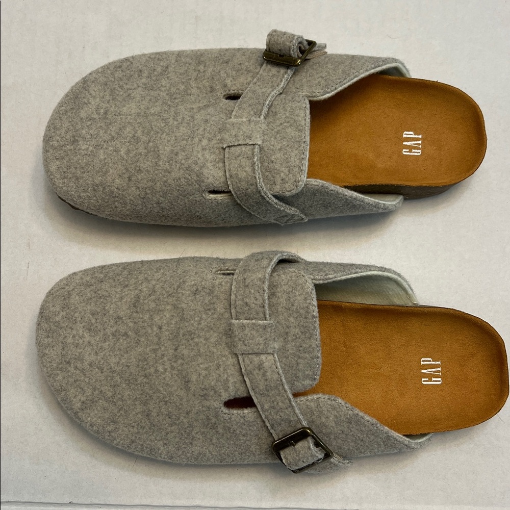 GAP WOMENS HEATHER GRAY FELT CLOGS WITH BUCKLE SIZE 7 - Picture 1 of 10